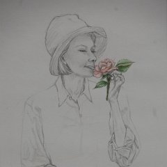 Frau mit Rosen